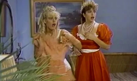 As meninas esfregam pornhb anal o clitóris antes do resto.