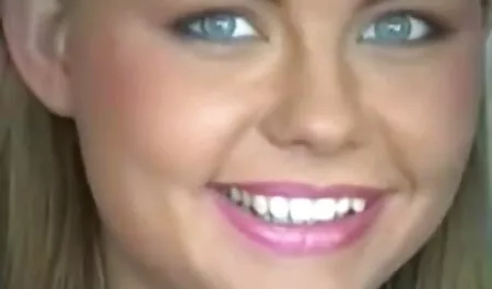 Hardy cara com vídeo pornô anal caseiro cabelo loiro.