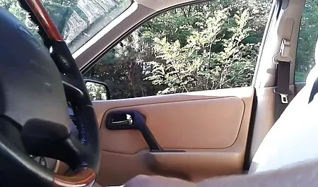 Ele leva o esperma para si mesmo. poro anal