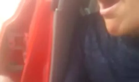 Peituda senhoras será fodida por um video de sexo comendo o cu homem.