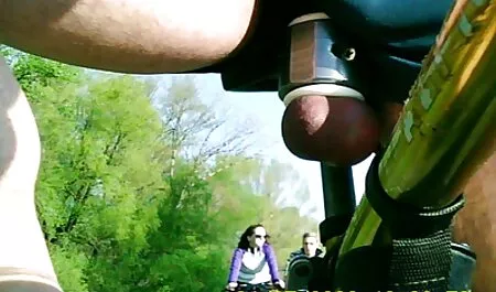 Um jogador de futebol fode vídeo de sexo anal com coroas um homem negro.