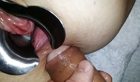 Espalhando suas pernas no elenco. videos eroticos dupla penetração