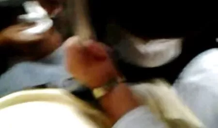 Tio gonzo no turno anal amateur com dois jovens.