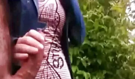 Dillion Harper leva um pau grande em sua novinha sexo cu boca.