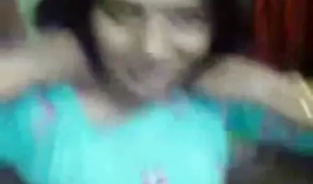 Dedilhado o pau com os pés videos de sexo anal caseiro e tomando porra.