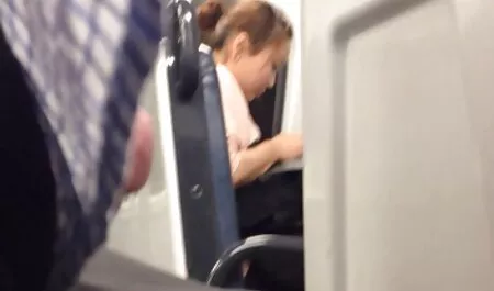 Dupla penetração morena. video sexo anal com dotado