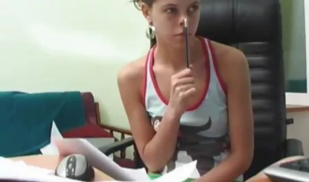 Menina russa Eva videos brasileiros anal mostra buceta.