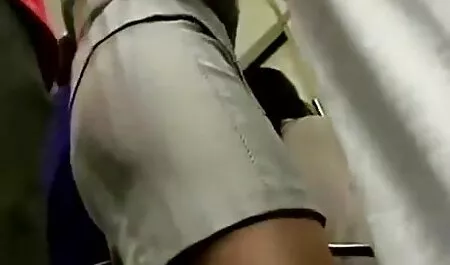 Eu tenho uma garota com um pau peludo em sua vagina apertada. porno brasileiro cu