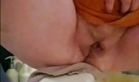 Menina seco anal video fazendo sexo com seu companheiro de quarto.