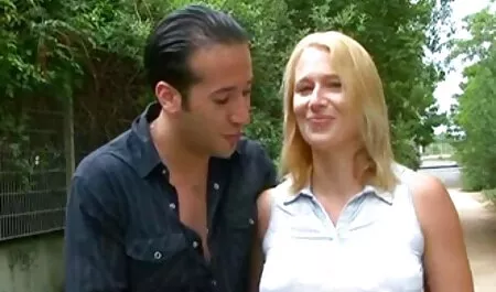 Bree Daniels nas cordas filme pornô só anal fode um homem negro.