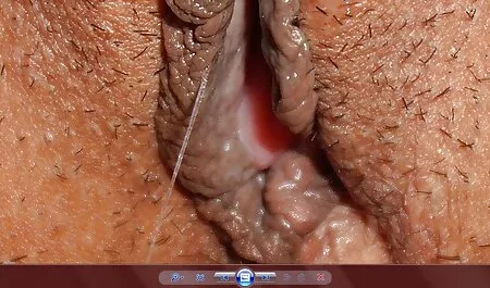 Loira sexo gratis cu russa abre as pernas para o sexo.