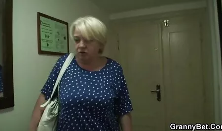 Foda-se com o treinador e essa pessoa não mente. videos de sexo dolorido