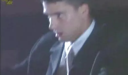 Cabelo castanho com um homem no videos de putaria anal hotel.