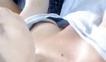 Beleza tatuada videos de sexo explicito anal fazendo um boquete sem manga.