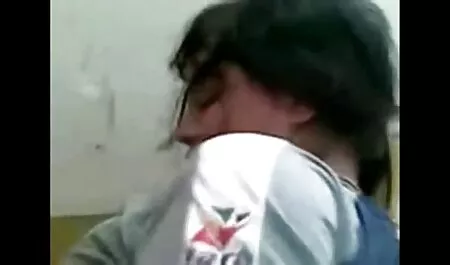 Um dos vizinhos fodendo no sexo anal tube banheiro.