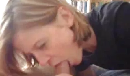 O videos de sezo anal esperma flui da vagina do Python.