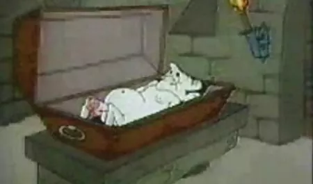 A roupa e adolecentes negras anal o passeio nu.