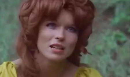 Loira saltando sobre o os melhores vídeos de sexo anal homem de frango.