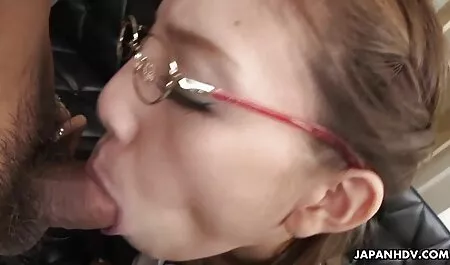 Passageiros fazendo sexo em um táxi. videos de suruba anal