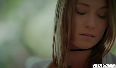 Homem os melhores videos anal Preto parafusar branco no banheiro.