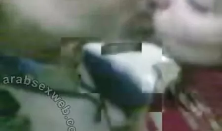 Esperma na cara. videos de sexo com tripla penetração