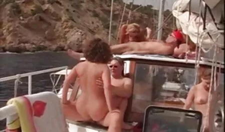 Vestindo óculos dá namorado lambendo videos sexo anal com velhas buceta e fodido.