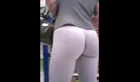 Anna Tatu dançando nua. incesto anal video