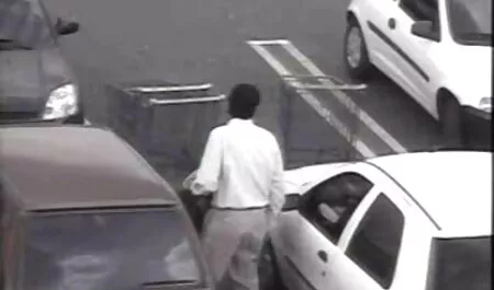 Um vídeo anal brasileiro trabalhador duro peidar uma mulher gorda.