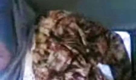 Missy Love estupro anal video se masturba com o dedo.