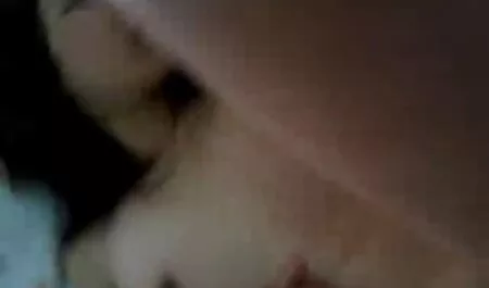 A videos porno gozadas no cu loira companheiros com um homem negro.