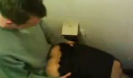 Casal fodendo na sexoanal connegras cozinha.