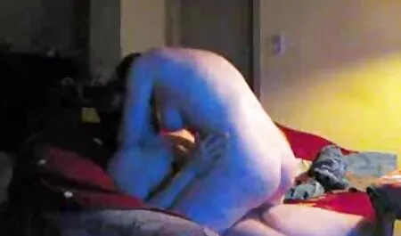 Masturbação com brinquedos sexuais e, em seguida, ter filme pornográfico sexo anal relações sexuais.