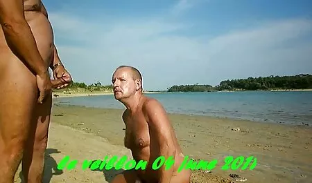 A senhora colocou uma mulher em um rabanete em sua boca. video vivi fernandes anal