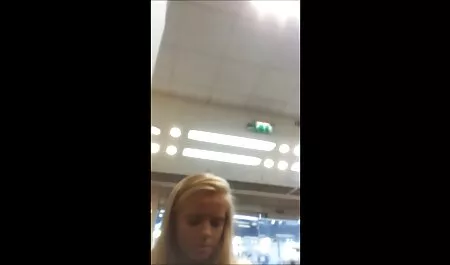 A loira que dorme vídeos pornos sexo anal de manhã.