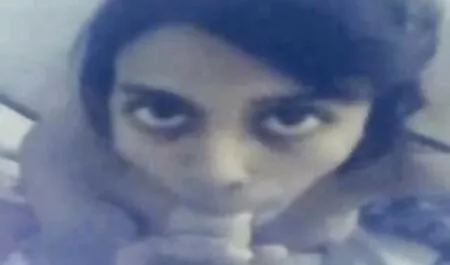 Foda-se com um parceiro de negócios anal sensual para uma menina em dois leilões.