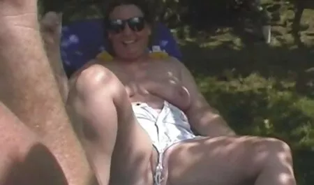 Bailarina dá um boquete videos curtos de sexo anal para um produtor.