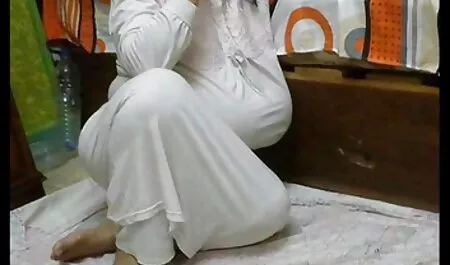 Pyshechka será fodida na videos de sexo anal novinhas vagina e entre os seios.