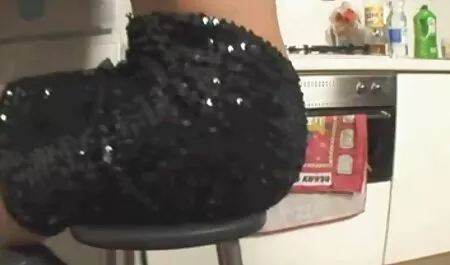 Pihar fode anal casados morena anal para o Ano Novo.