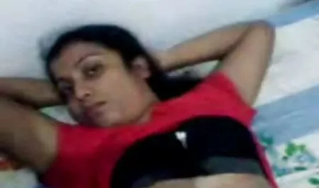 Velho tio um grande pote barriga peido de uma jovem mulher. videos de sexo anal com coroas