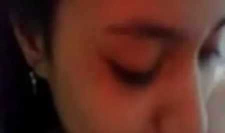 Primo chupando membro de seu video xxanal meio-irmão.