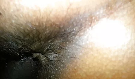 Duas meninas fazem video sexo anal bunda grande sexo no jardim, ao mesmo tempo.