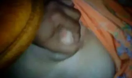 Dá-se no buraco negro mulher dando cu video ao negro.