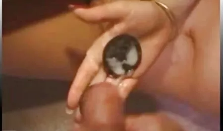 Dois gerentes fazendo sexo videos de sexo anak com mulher japonesa no escritório.