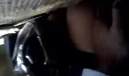 A polícia de vídeo de sexo anal ao vivo esperma no peito.